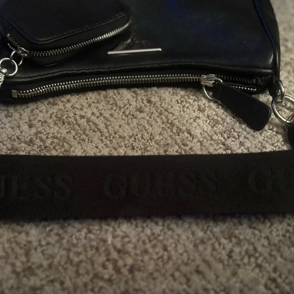 GUESS BLACK MINI HANDBAG - Picture 4 of 4
